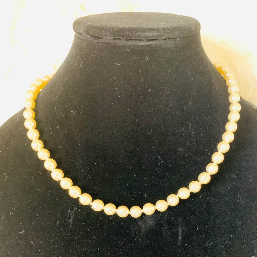 Beaded necklace 🤍